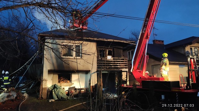 Na zdjęciu pożar, który wybuchł 29 grudnia, w domu w Skołyszynie