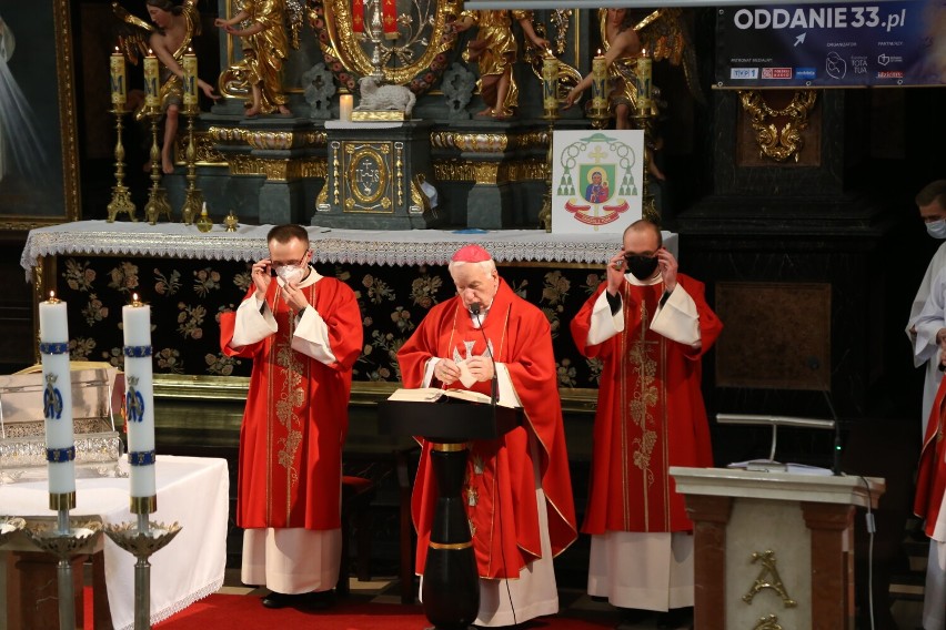 Młodzież z dekanatu przemęckiego przystąpiła dziś do sakramentu bierzmowania.