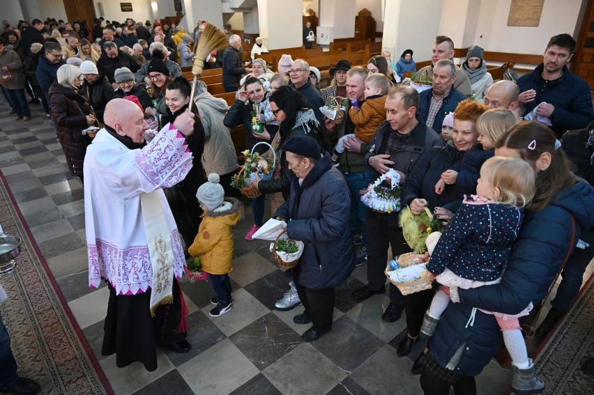 W Wielką Sobotę, 16 kwietnia, w Kościele pod wezwaniem...