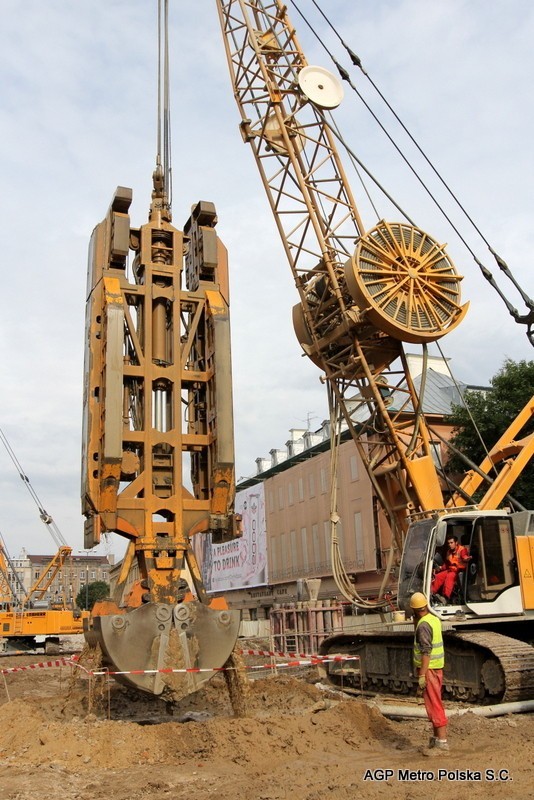 Budowa II linii metra: Nowy Świat szykuje się na przyjście TBM-ów