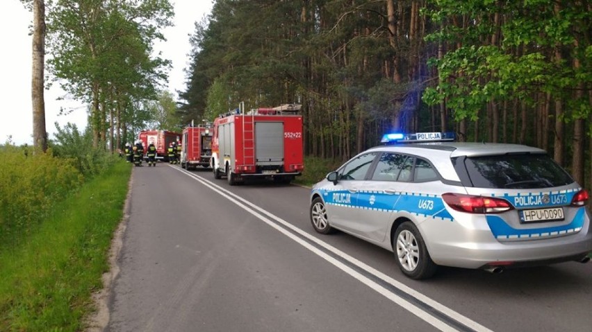 Wyjątkowo kolizyjny weekend. W Ługach Ujskich golf zderzył się z cysterną, w Arentowie do Brzostowa dachowanie [ZDJĘCIA]