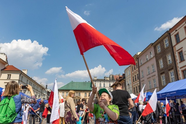 Dzień Flagi: piknik na Małym Rynku w Krakowie