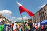 Wielki piknik rodzinny i rozdawanie flag - tak Kraków świętuje Dzień Flagi 2 maja [ZDJĘCIA] 