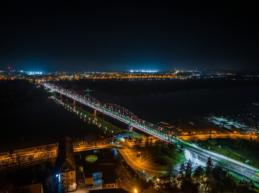Kujawsko-Pomorskie. Most w Toruniu i poradnia w Dobrzejewicach z prestiżowymi nagrodami [Zdjęcia]