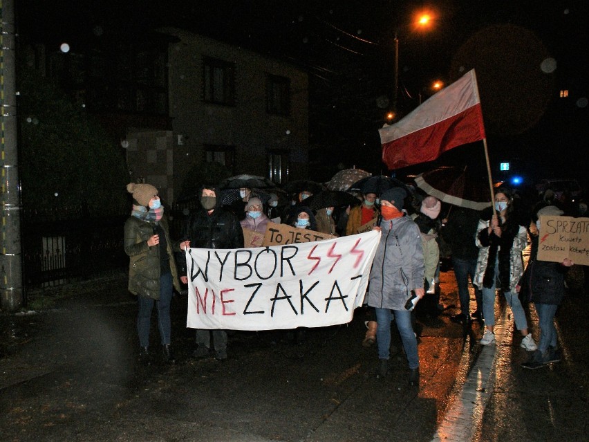 Strajk kobiet w Radlinie. Ponad 100 osób protestowało na...