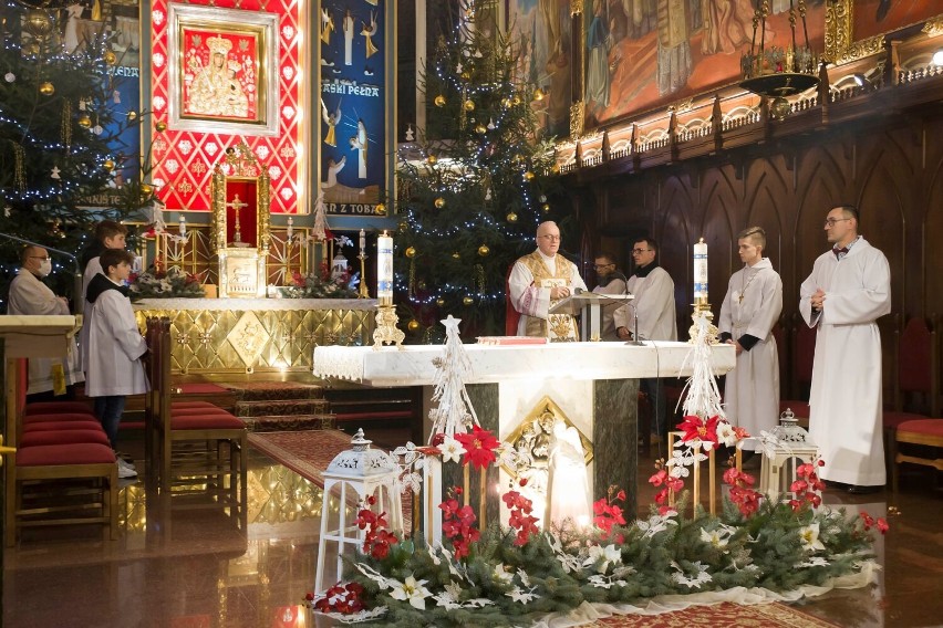 Pasterka w Sanktuarium Matki Bożej Księżnej Sieradzkiej w Charłupi Małej ZDJĘCIA