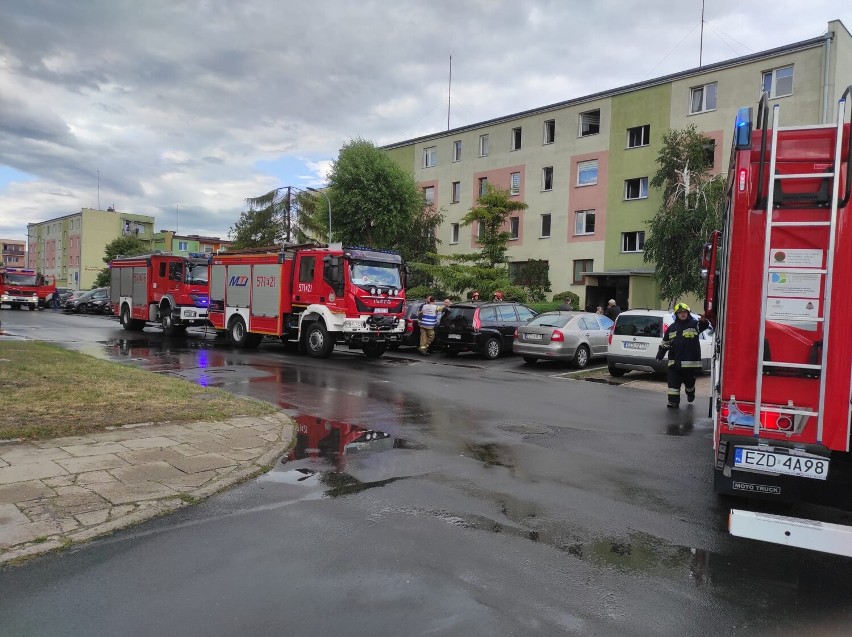 Groźny pożar przy ul. Baczyńskiego w Zduńskiej Woli. Sprawcy...