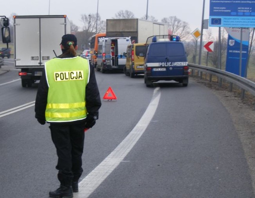 Nowy Dwór Gdański. Wypadek gimbusa w Jazowej