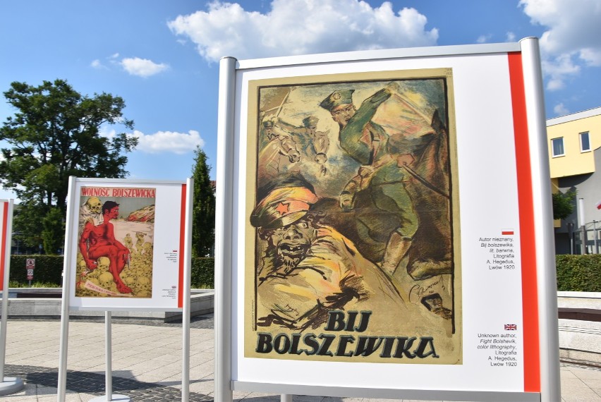 Plenerowa wystawa "Plakaty z okresu wojny...