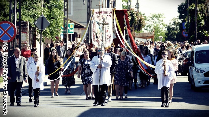 Boże Ciało 2021 w Złoczewie. Przeszła barwna procesja do czterech ołtarzy ZDJĘCIA