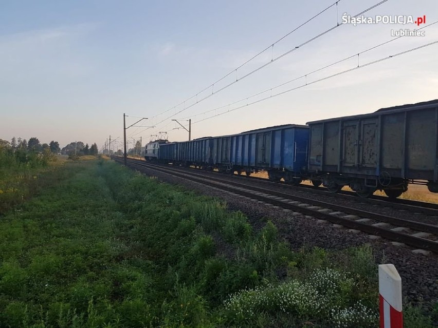 Lubliniec: śmiertelne potrącenie w rejonie przejazdu kolejowego. Nie żyje 27-latek [ZDJĘCIA]