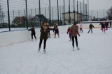 Będzie szansa jeszcze pojeździć na lodowisku w Sierakowicach? Nie tylko pogoda nie napawa optymizmem