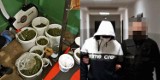 Lublin. Syn razem z ojcem mieli w piwnicy ponad 2 kg marihuany. 28-latek tłumaczył policjantom, że zażywa ją na ból kręgosłupa