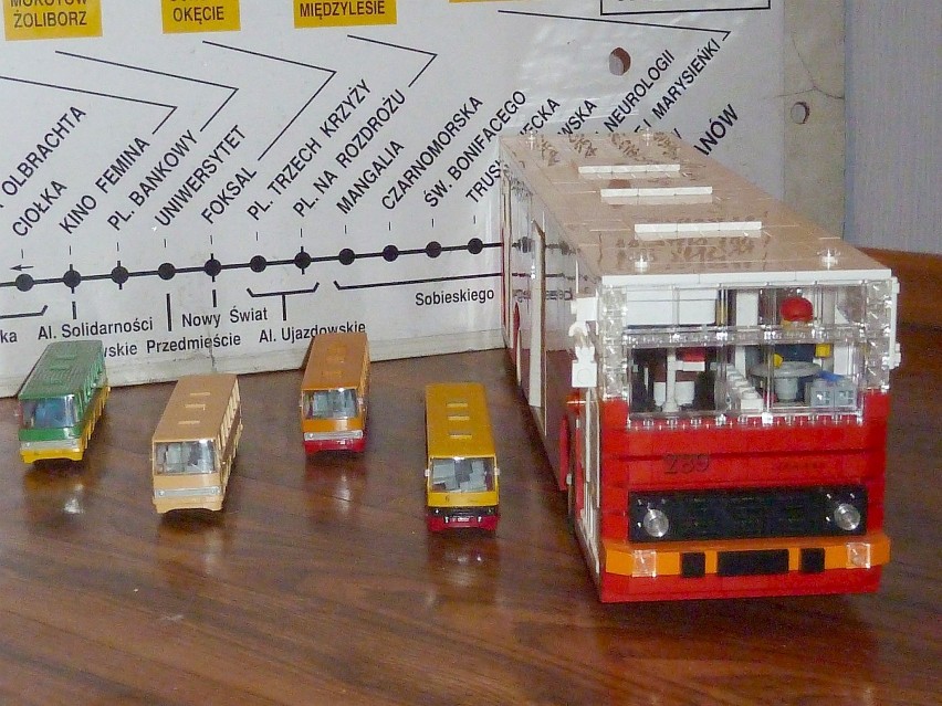 Stołeczny autobus zaprojektowany i wykonany przez Mateusza...