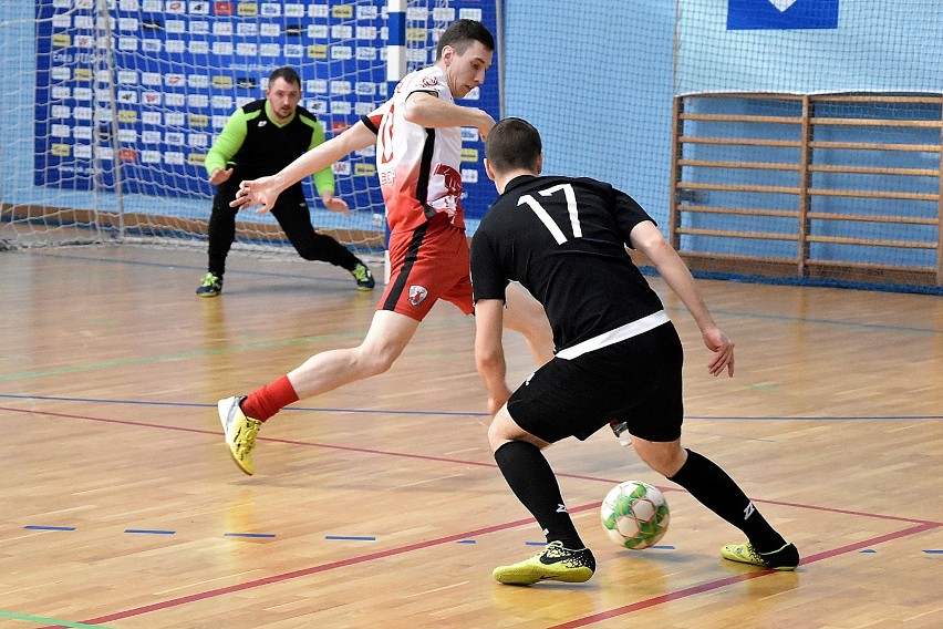 Futsal. Aż 20 drużyn wzięło udział w XIV Turnieju Walentynkowym w Pile. Zobaczcie zdjęcia