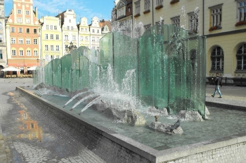 Wrocławskie fontanny miały trysnąć, ale wciąż na nas...