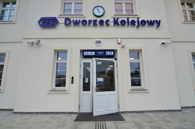 Dworzec we Władysławowie po długim i kosztownym remoncie został otwarty dla podróżnych