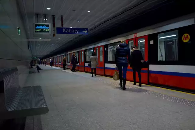 Utrudnienia w metrze. Pociągi I linii będą mieć skrócone kursy