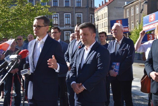 Michał Dworczyk, kandydat do Europarlamentu odwiedził Wałbrzych. Towarzyszył mu m.in. były premier Mateusz Morawiecki