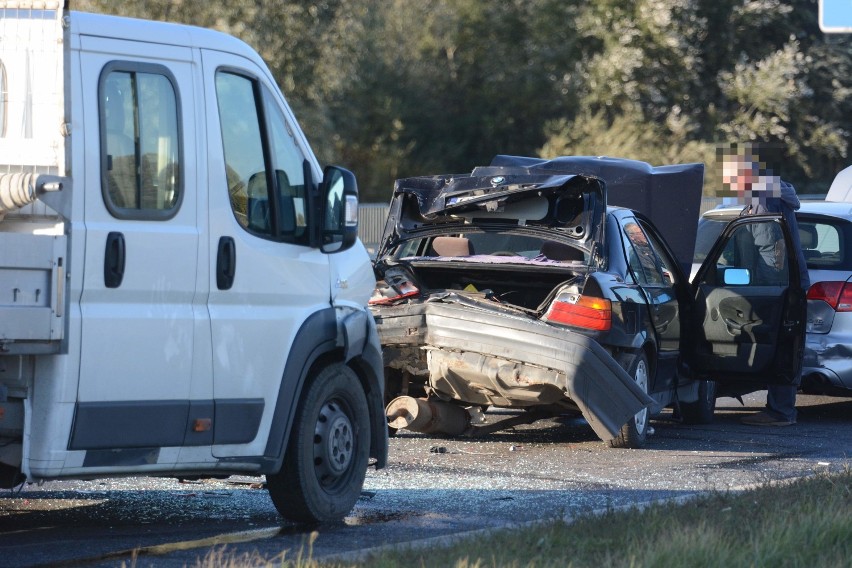 Wypadek na "średnicówce". Zderzyły się cztery pojazdy [wideo, zdjęcia]