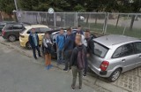 Nowy Sącz. Akurat mieli przerwę. Nie mieli pojęcia, że robią im zdjęcia do Google Street View. 24.03.2023 