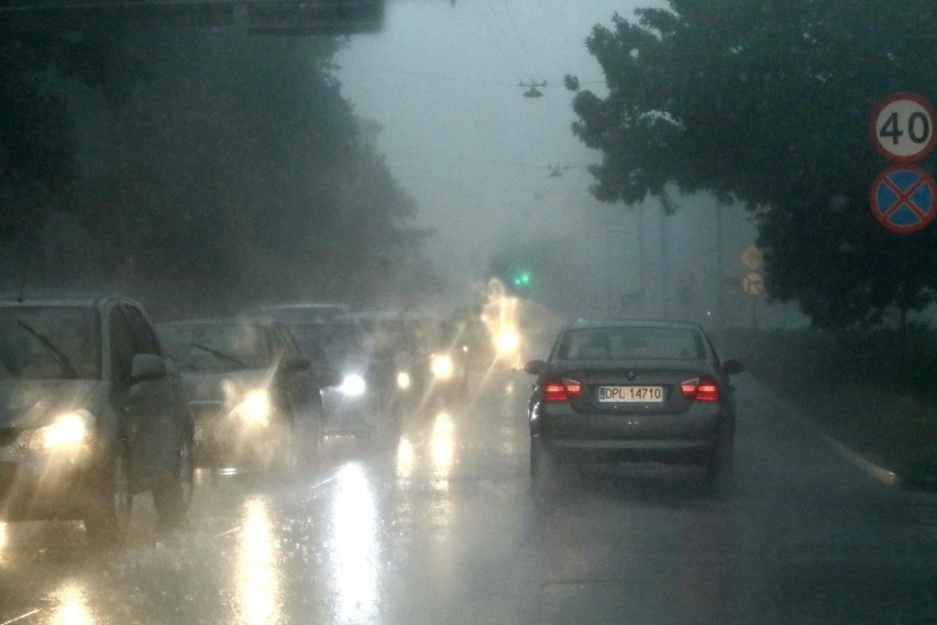 ALERT RCB dla Podkarpacia. 24 czerwca burze, silny wiatr, ulewny deszcz i lokalnie grad