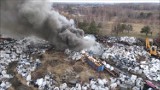 Pożar na składowisku złomu w pobliżu granicy powiatów kłobuckiego i lublinieckiego 