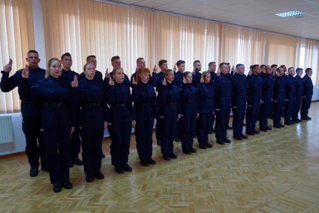 Od początku 2023 roku szeregi Kujawsko-Pomorskiej Policji zasiliło 129 funkcjonariuszy. To jeszcze nie koniec. Zaplanowane są bowiem jeszcze dwa wcielenia: 27 października i 28 grudnia.