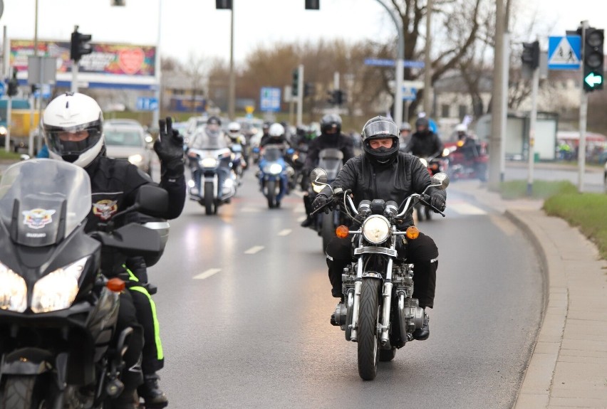 Dziś (10.04)w Toruniu rozpoczął się sezon motocyklowy....