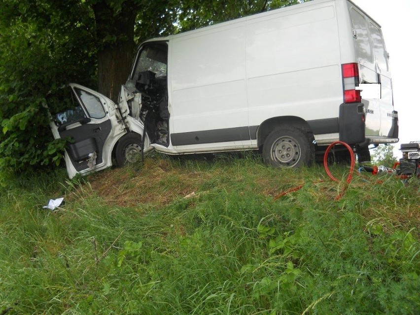 Kierowca busa zginął w wypadku pod Orlą (gm. Koźmin)