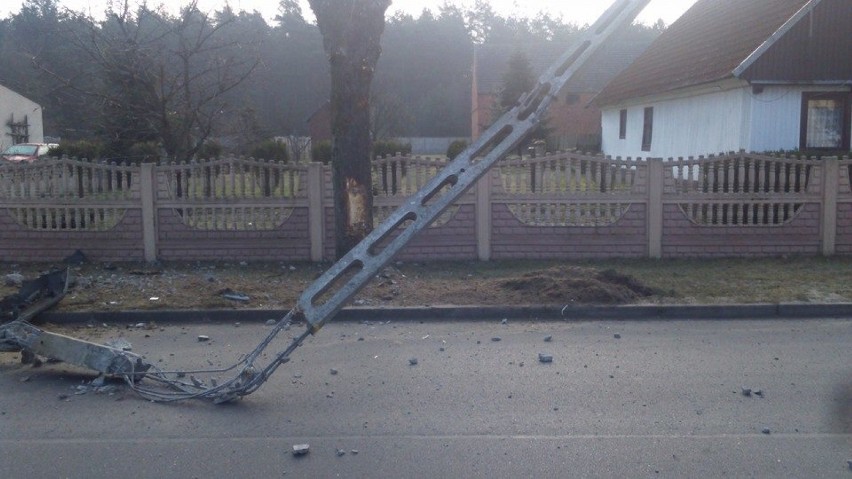 Pijana  kobieta ścięła słup