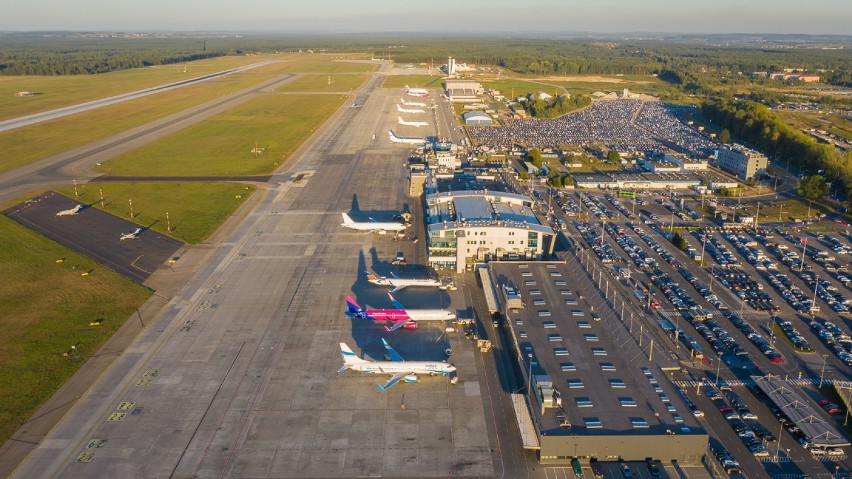 Widok z drona na Katowice Airport, wrzesień 2018