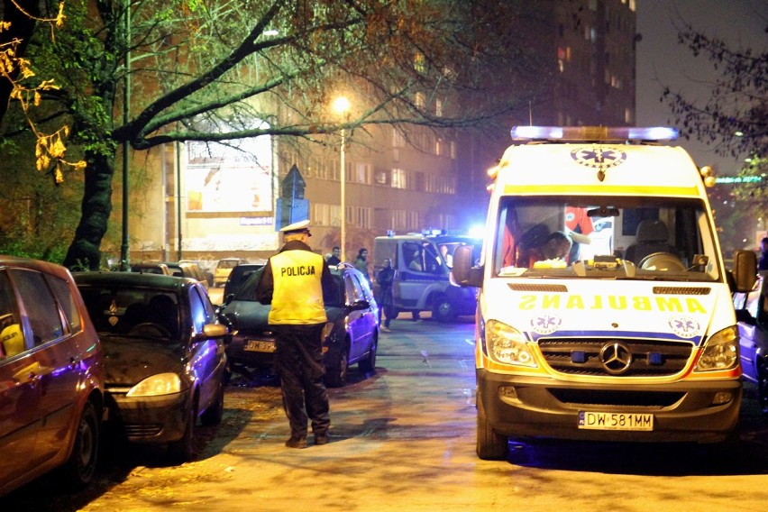 Wrocław: Kierowca uderzył w zaparkowane auta (ZDJĘCIA)