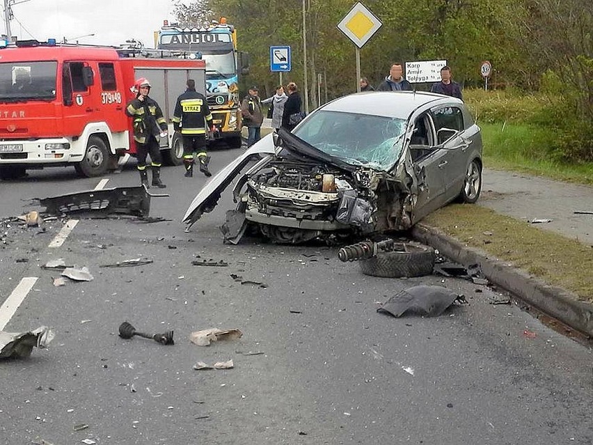 Na zachodnich rogatkach Skwierzyny osobowy opel zjechał na...