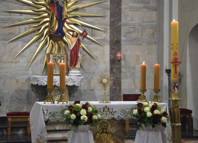 Wigilia Niedzieli Wielkanocnej – Zmartwychwstania Pańskiego w kościele pw. Męczeństwa Świętego Jana Chrzciciela w Międzychodzie (8.04.2023).