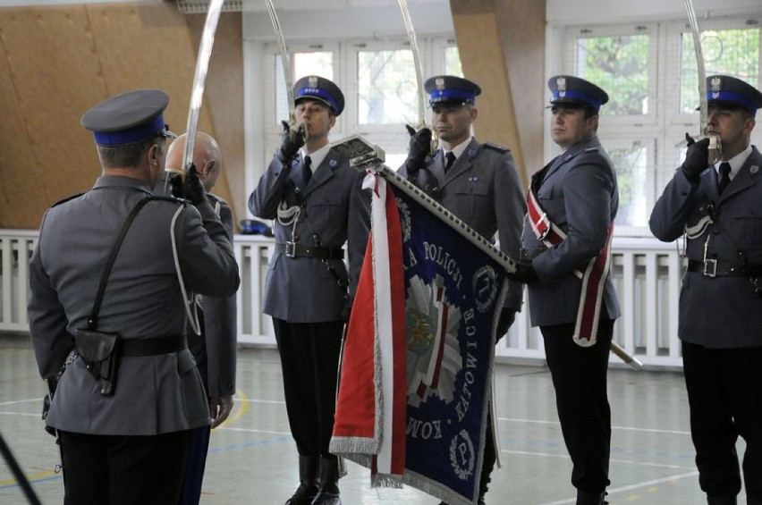 Ślubowanie policjantów w Katowicach. Mamy 75 nowych stróżów prawa [ZDJĘCIA]