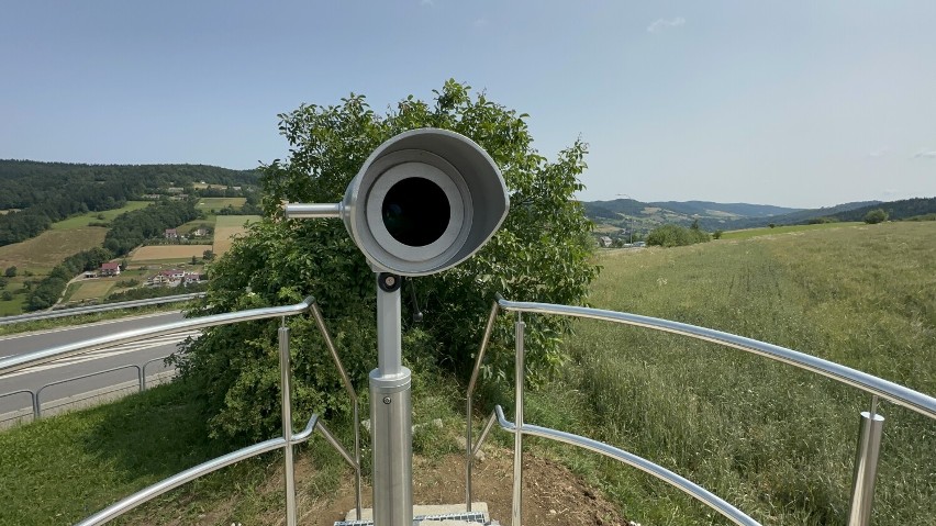 W gminie Żegocina na przełęczy Widoma zamontowano lunetę do podziwiania Beskidu Wyspowego i Tatr. Zobacz zdjęcia