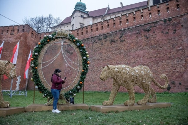 Ozdoby świąteczne pod Wawelem w Krakowie