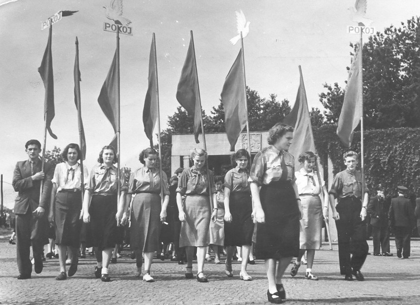 Wrocław,  24 czerwca 1958, defilada na Stadionie Olimpijskim