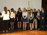Maturzyści I Liceum Ogólnokształcącego w Lubinie odebrali świadectwa (FOTO)