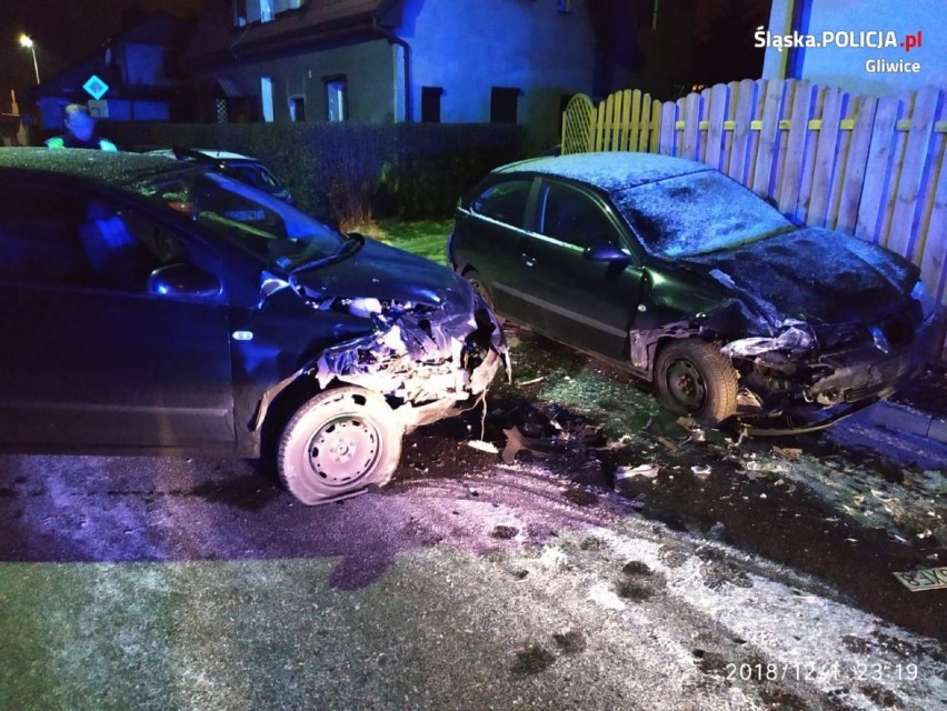 Pościg policyjny w Gliwicach. Uciekając zniszczył zaparkowane samochody [ZDJĘCIA]. 29-latka zatrzymano w Knurowie