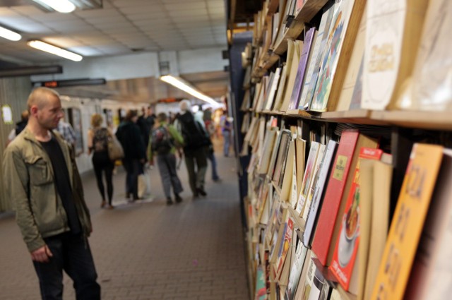 Na czterech stoiskach bukinistów jest łącznie 30 tys. książek