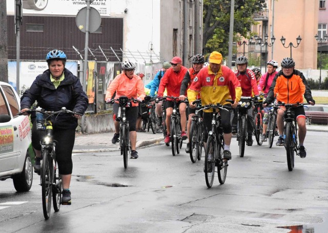 Klub Turystyki Rowerowej "Goplanie" w Kruszwicy zaprosił 16 lipca turystów na rajd Szlakiem św. Jakuba. Z powodu deszczu trasa imprezy została skrócona. Turyści w Inowrocławiu zwiedzili Muzeum im. Jana Kasprowicza oraz ekspozycje poświęcona prymasowi Józefowi Glempowi i kopalni soli