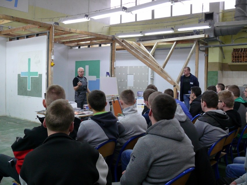 CKP w Bełchatowie zorganizowało dla swoich uczniów kurs technik malarskich 