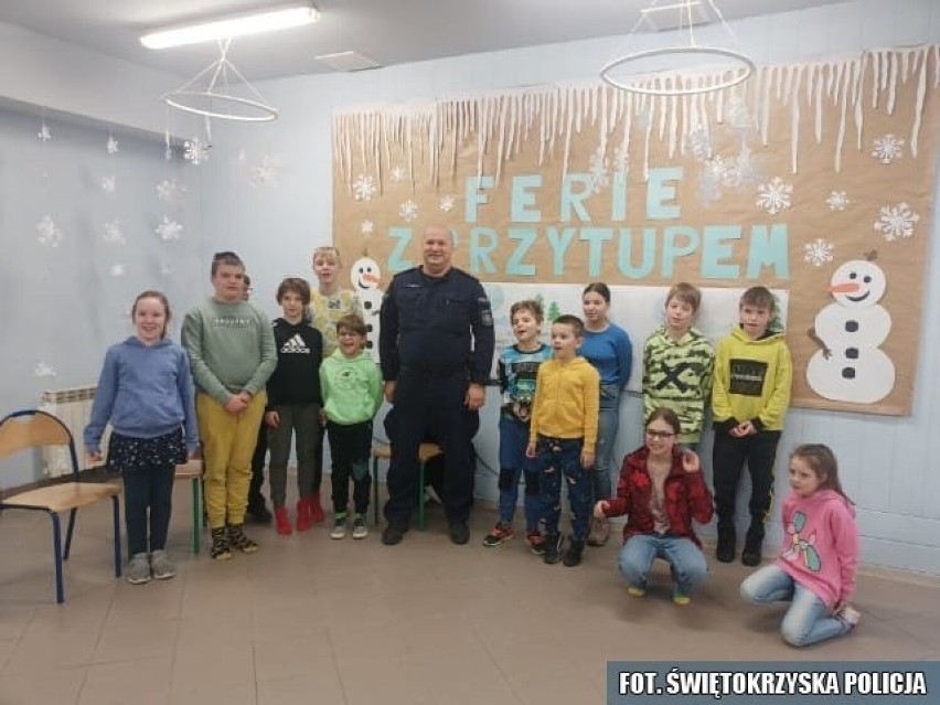 Ferie 2023 w Sandomierzu. Dzielnicowy opowiadał o swojej pracy. Zobacz zdjęcia