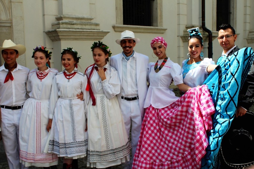 "EUROFOLK Zamość 2017". Międzykontynentalne śpiewanie w Katedrze Zamojskiej