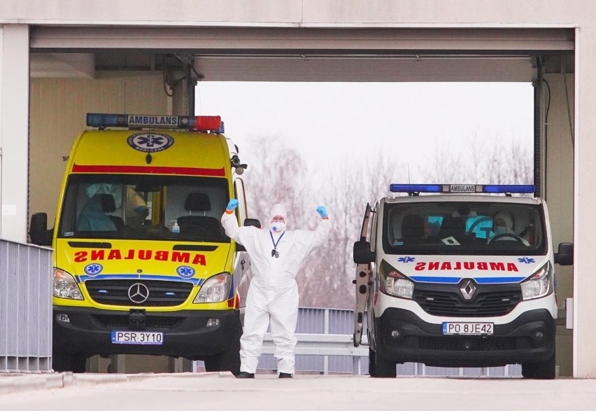 Koronawirus. Utrzymuje się spadek zakażeń i zgonów. Rząd zapowiada system zachęt do szczepienia 