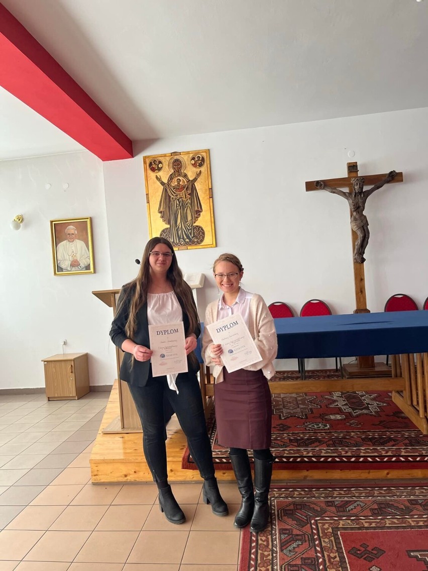 Sukces uczennic II LO w Radomsku w Olimpiadzie Teologii Katolickiej