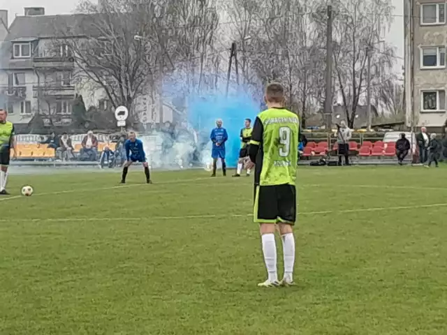 Mecz Wierzyca Stara Kiszewa - Huragan Nowe Polaszki rozegrano na stadionie w Starej Kiszewie.