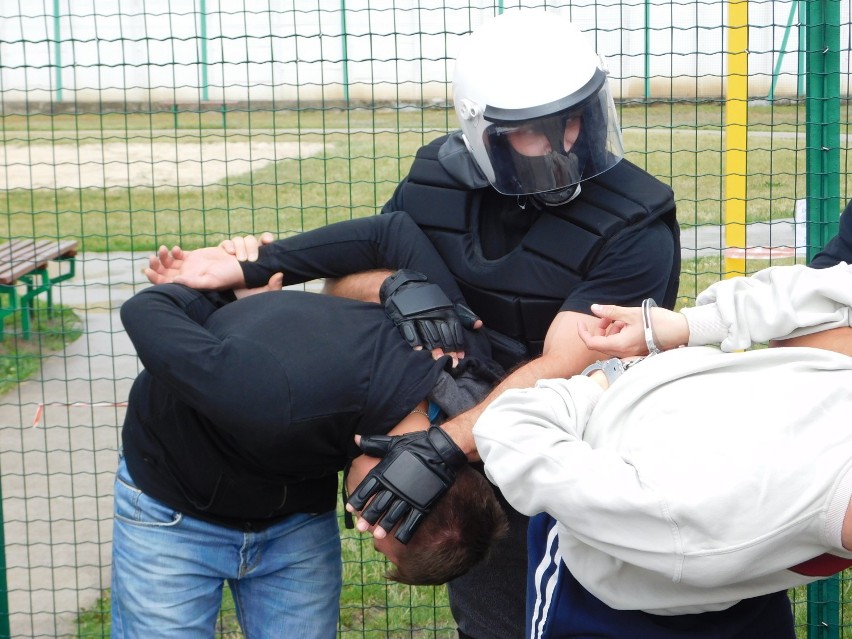Ćwiczenia policji i SW na terenie Zakładu Karnego w Kwidzynie [ZDJĘCIA]